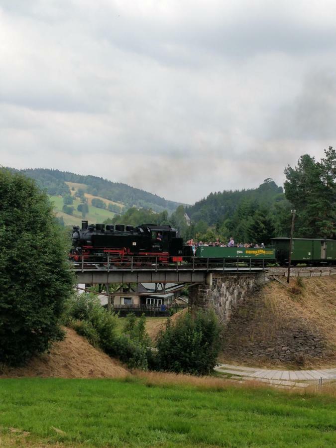Ferienwohnung Bimmelbahn-Blick Neudorf  Экстерьер фото